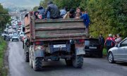 Mardi, presque 30 000 réfugiés étaient arrivés en Arménie. Beaucoup d'autres sont en route. (© picture alliance / ASSOCIATED PRESS / Gayane Yenokyan)