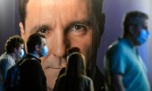 Poster showing Dan in the 2020 mayoral election campaign. (© picture-alliance/ASSOCIATED PRESS / Andreea Alexandru)