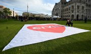 Protest against the law on 18 May in Budapest. (© picture-alliance/ASSOCIATED PRESS Zoltan Balogh)