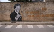 Graffiti von Julio Iglesias auf einer Steinmauer auf Mallorca. (© picture alliance / imageBROKER /  Michael Weber)