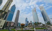 Blick auf das Dubai International Financial Centre. Die Emirate kritisieren die Opec seit vielen Jahren wegen der geringen Förderquoten. (© picture alliance / Anadolu  Stringer)