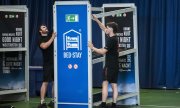 Einrichtung einer Notunterkunft für Asylbewerber in den Niederlanden, Ende Mai 2026. (© picture alliance / ANP)