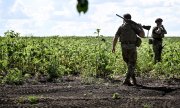 In der Ukraine sind Männer von 25 bis 60 Jahren wehrpflichtig. Das Ausreiseverbot gilt ab einem Alter von 23 Jahren. (© picture alliance / Photoshot)