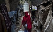 The collective wealth of the poorest half of the world shrank by 41 percent in the past five years, according to Oxfam. (© picture-alliance/dpa)