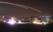 Images provided by the Syrian army showing anti-aircraft defence measures against Israeli strikes. (© picture-alliance/dpa)