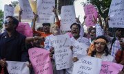 Protests in Calcutta against the government's decision. (© picture-alliance/dpa)