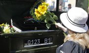 Vor der Beerdigung des Militärarztes Nikolai Ilyin am 22. Juli 2020 in Kiew. (© picture-alliance/dpa)