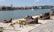 Туфли на набережной Дуная: мемориал жертвам Холокоста в Будапеште. (© picture-alliance/dpa)