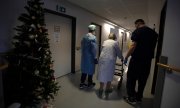 A Covid patient in St. Michiel hospital in Brussels. (© picture-alliance/dpa/Virginia Mayo)