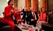Jonas Gahr Støre (second from right) and his Labour Party won 26.4 percent of the vote on Monday. (© picture-alliance/AP/Javad Parsa)
