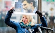 Image d'archive : la metteuse en scène Astrid Vehstedt, lors d'une conférence de presse le 23 mars 2021, demandant la libération de l'éditeur et mécène turc Osman Kavala. (© picture alliance/dpa/Christoph Soeder)