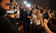 Son anketlere göre, Eric Zemmour oyların yaklaşık yüzde 18'ini, Marine le Pen yüzde 15'ni ve Emmanuel Macron yüzde 23'ünü alacak. Muhafazakarlar partiler arasında en şanslı yüzde 14'le Xavier Bertrand, solcularda ise yüzde 10'la Jean-Luc Mélenchon. (© picture alliance/dpa/MAXPPP/Pascal Bonniere)