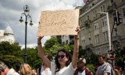 Binlerce protestocu, birkaç gün boyunca Budapeşte'deki önemli köprüleri ulaşıma kapattı. (© picture alliance/ZUMAPRESS.com/Attila Husejnow)