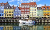 Picturesque and unaffordable: residential buildings in Copenhagen. (© picture alliance / imageBROKER / Valeria Venezia)