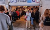 Menschen suchen aufgrund des Luftalarms Schutz in einer Tiefgarage in Vilnius.  (© picture alliance / AP Photo / Vygintas Skaraitis / Lrytas)