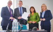 Der schottische Ministerpräsident John Swinney (links), der walisische Ministerpräsident Rhun ap Iorwerth, Sinn-Féin-Vorsitzende Mary Lou McDonald und die nordirische Ministerpräsidentin Michelle O’Neill am 14. September in Cardiff. (© picture alliance / Ben Birchall/PA via AP/Ben Birchall)